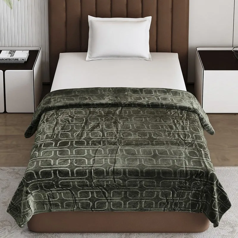 Monte Carlo Warmora Geometric Print Polyester Blanket (Olive Green) - 210 GSM media 3
