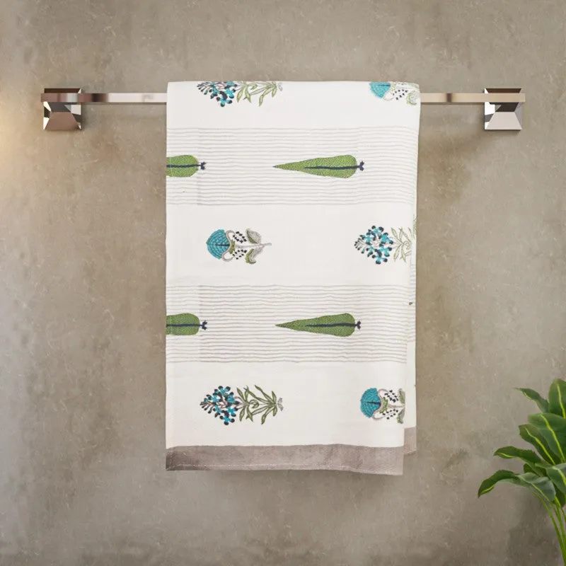 Jungle Fern Cotton BathTowel - Grey media 3
