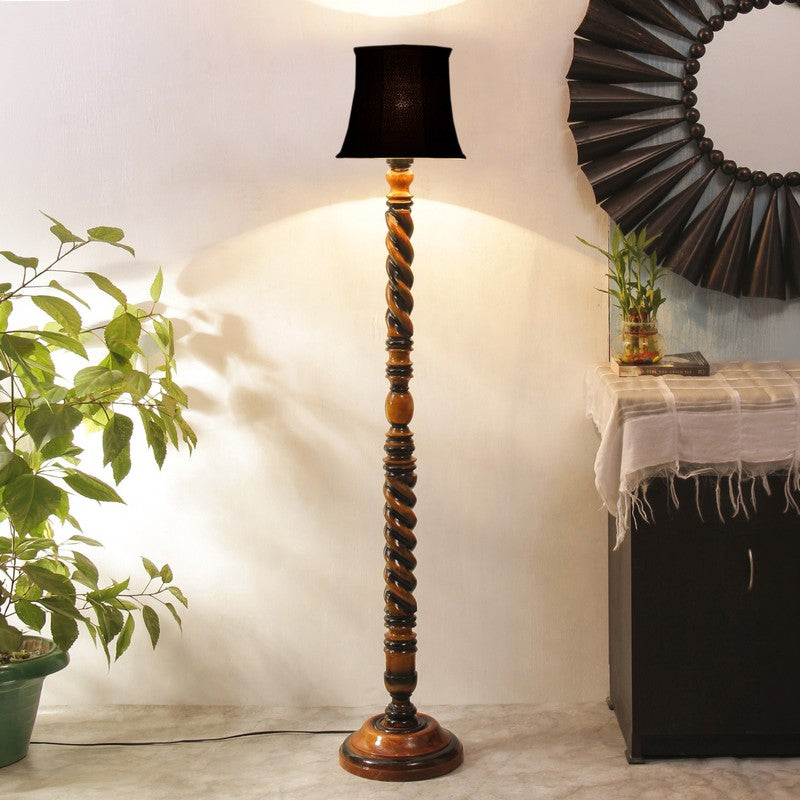ConicalCurve Floor Lamp (Black)