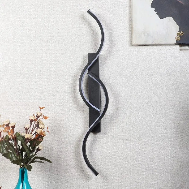 Elaris Iron Wall Lamp media 3