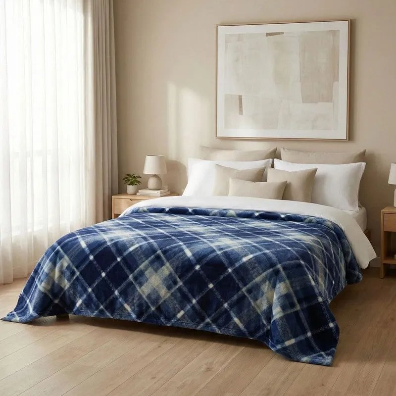 SCOTT light weight Cloudy Mink Blanket - Blue media 1