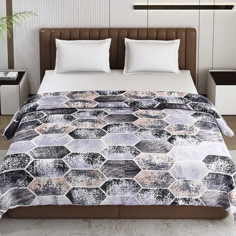 Monte Carlo Artnova Printed Polyester Blanket (Multicolor) - 300 GSM media 3