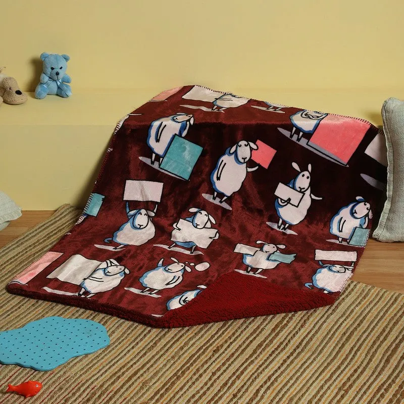 Monte Carlo Cozy Critter Blanket - 550 GSM media 3