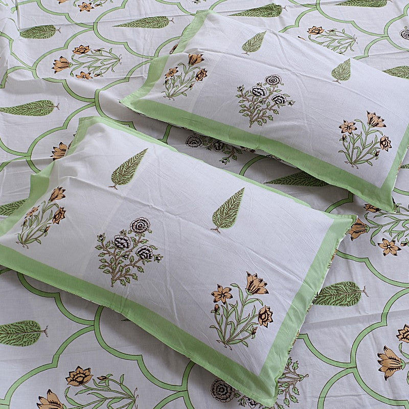 RiwaayatWhite Handblock Printed Cotton Bedsheet (Green) - 400 TC media 4