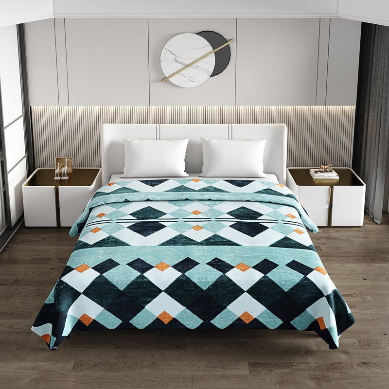 Monte Carlo Aqua Mosaic Blanket - 550 GSM media 3