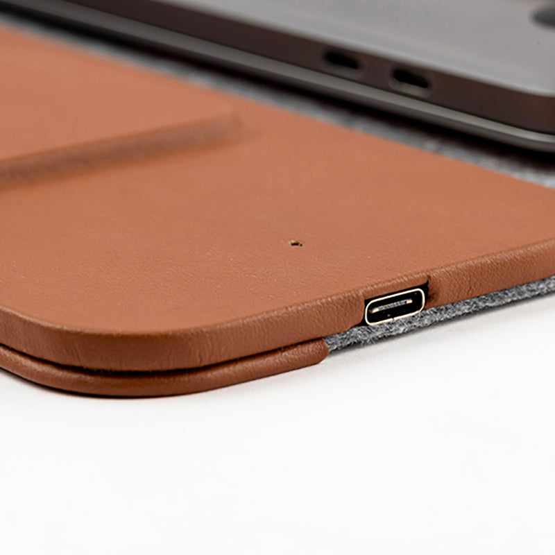 Klaro 4-In-1 Wireless Charging Laptop Sleeve media 3