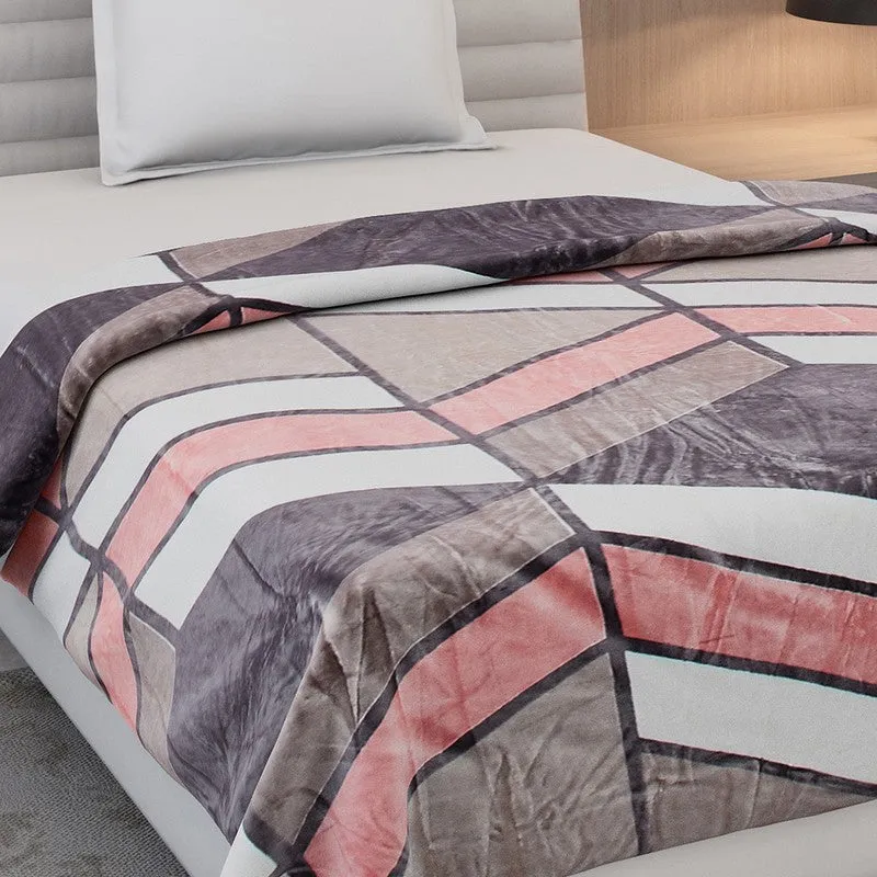 Monte Carlo Patternplay Geometric Print Polyester Blanket (Grey) - 300 GSM media 5