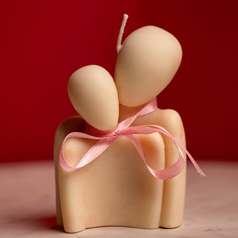 Couple Hug Cinnamon Scented Candle media 5