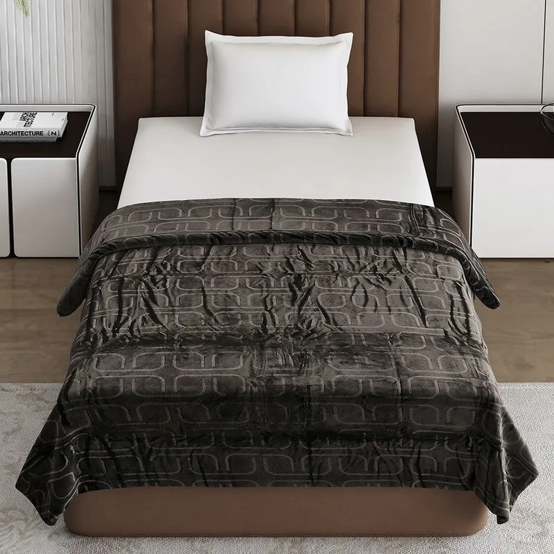 Monte Carlo Warmora Geometric Print Polyester Blanket (Brown) - 210 GSM media 3