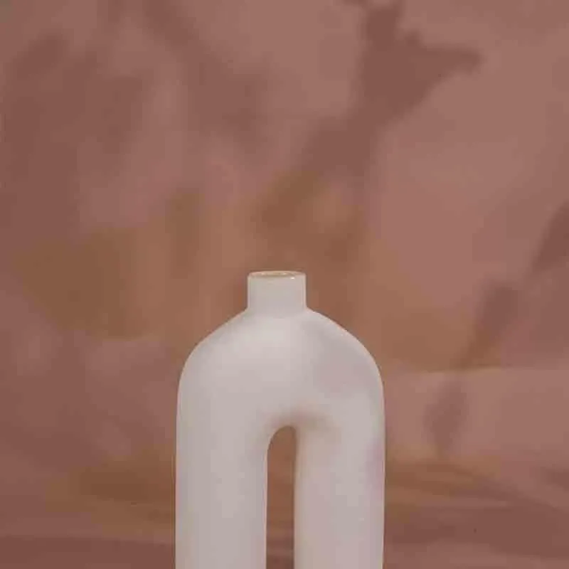 Scandinavian U Vase - White media 5