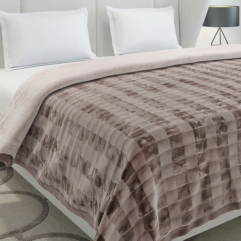 Monte Carlo Velvet Whisper Blanket (Brown) - 720 GSM media 4