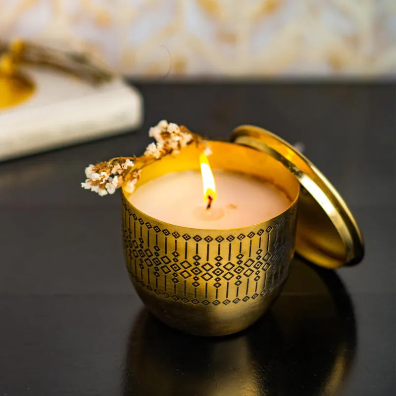 Mitha Sage & Oudh Scented Candle media 2