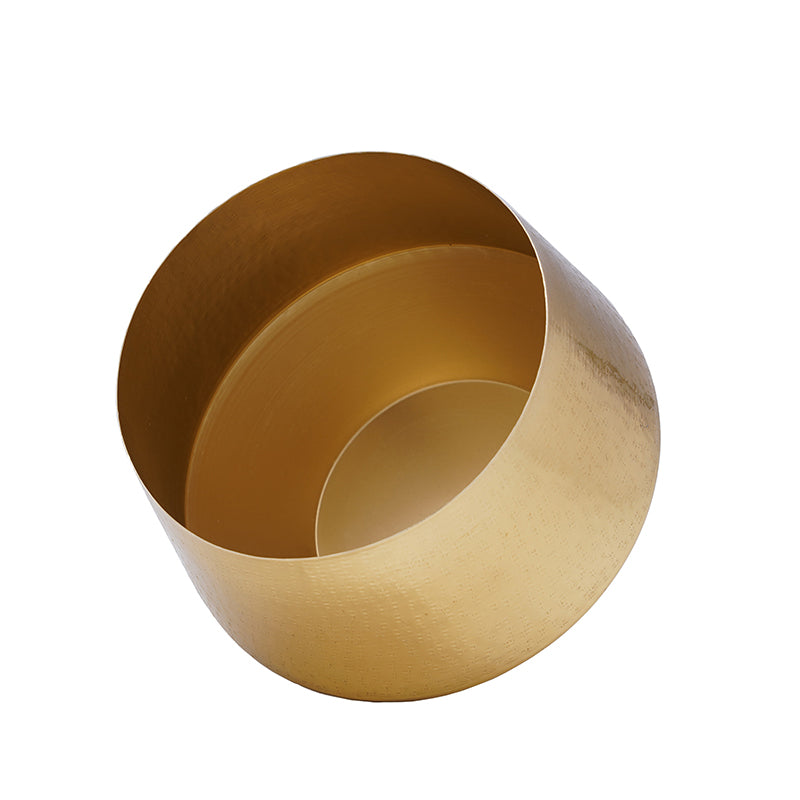 Story Metal Vase media 3