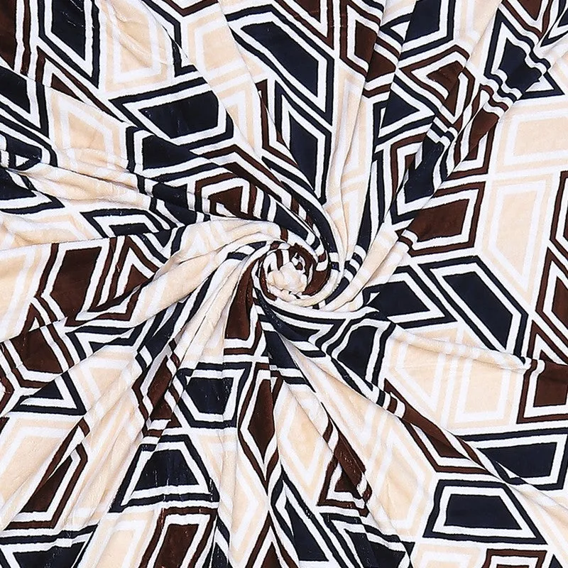 Monte Carlo Geovesta Geometric Print Polyester Blanket (Off White) - 210 GSM media 6