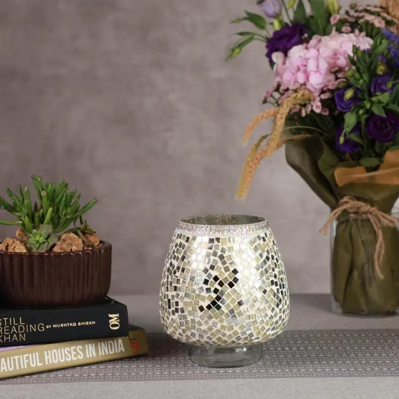 Astrea Candle Holder media 1