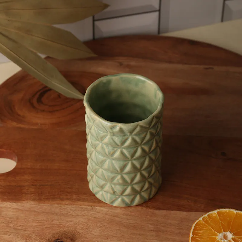 Lillian Ceramic Brush Holder media 4