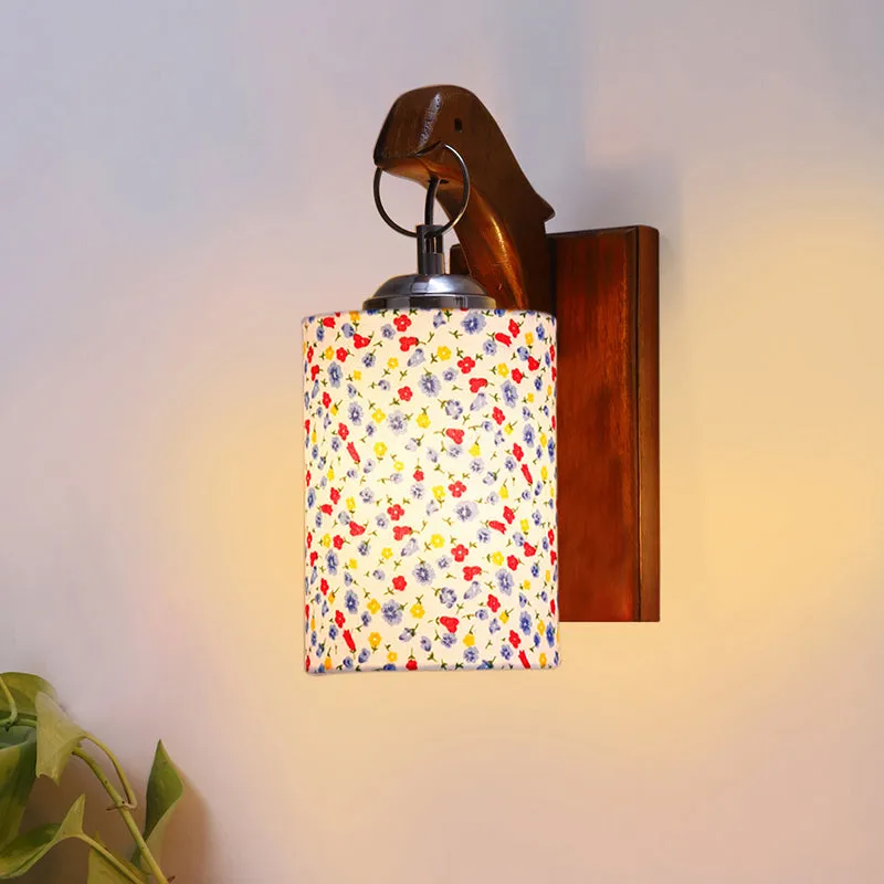 Estrella Tiny Fleurs Wooden Wall Lamp media 1