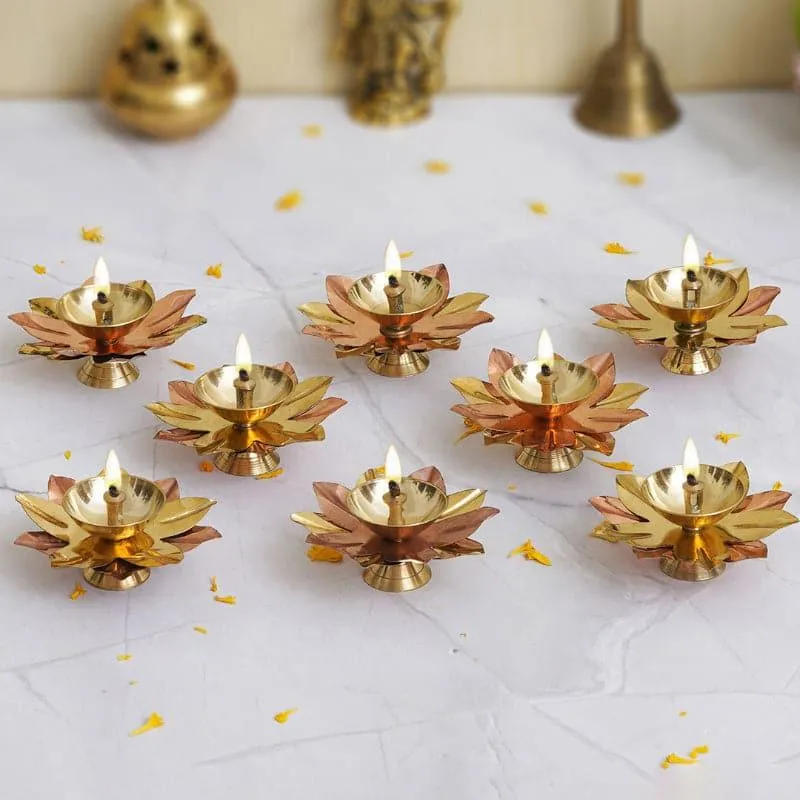 Dvija Pushp Diya - Set Of Eight media 1