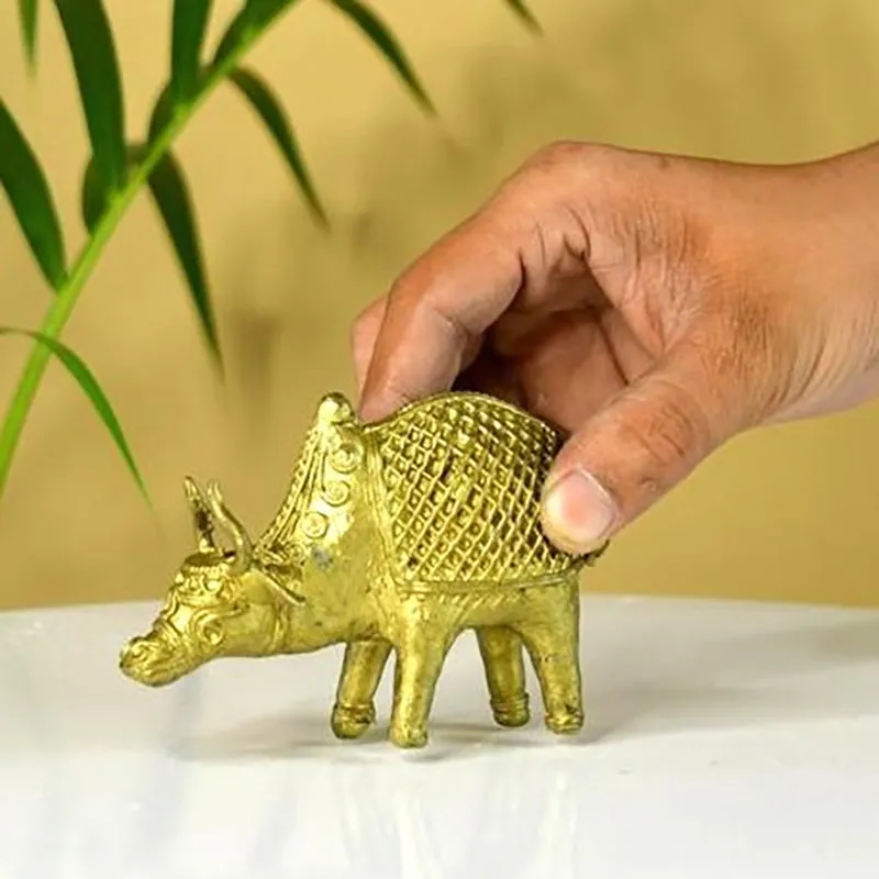 Ethnic Lega Bull Showpiece media 6