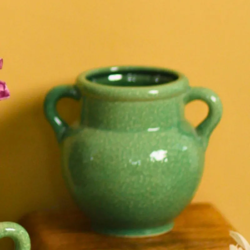 Crypta Ceramic Vase media 4