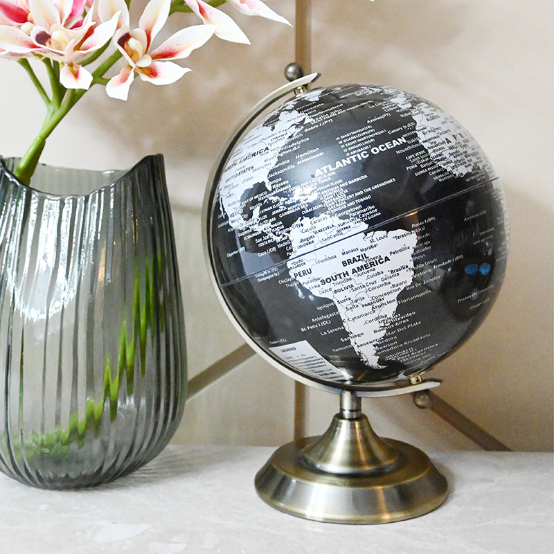 Around The Globe Showpiece - Silver media 5