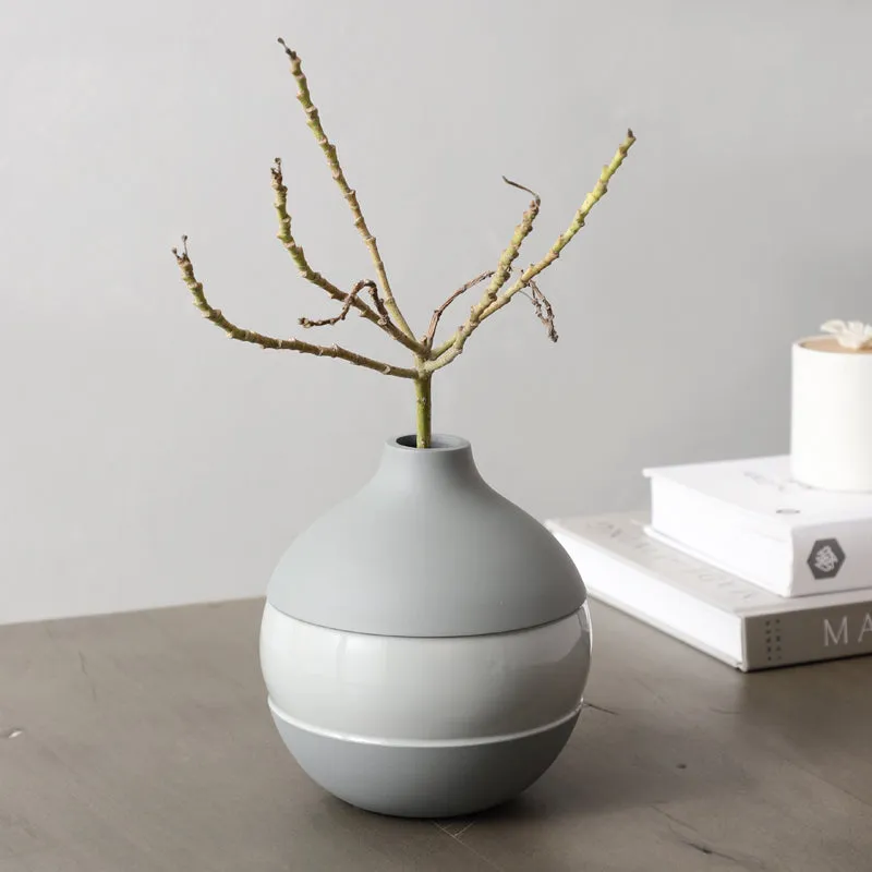 Daino Enamel Vase - Grey media 1