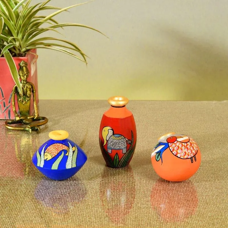 Srimoga Tribal Terracotta Vase - Set Of Three media 1
