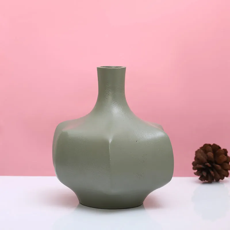 Craggu Metal Vase - Green media 1