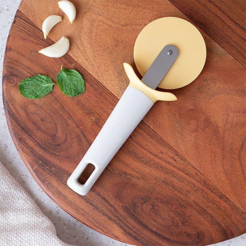 Liva Pizza Cutter media 3