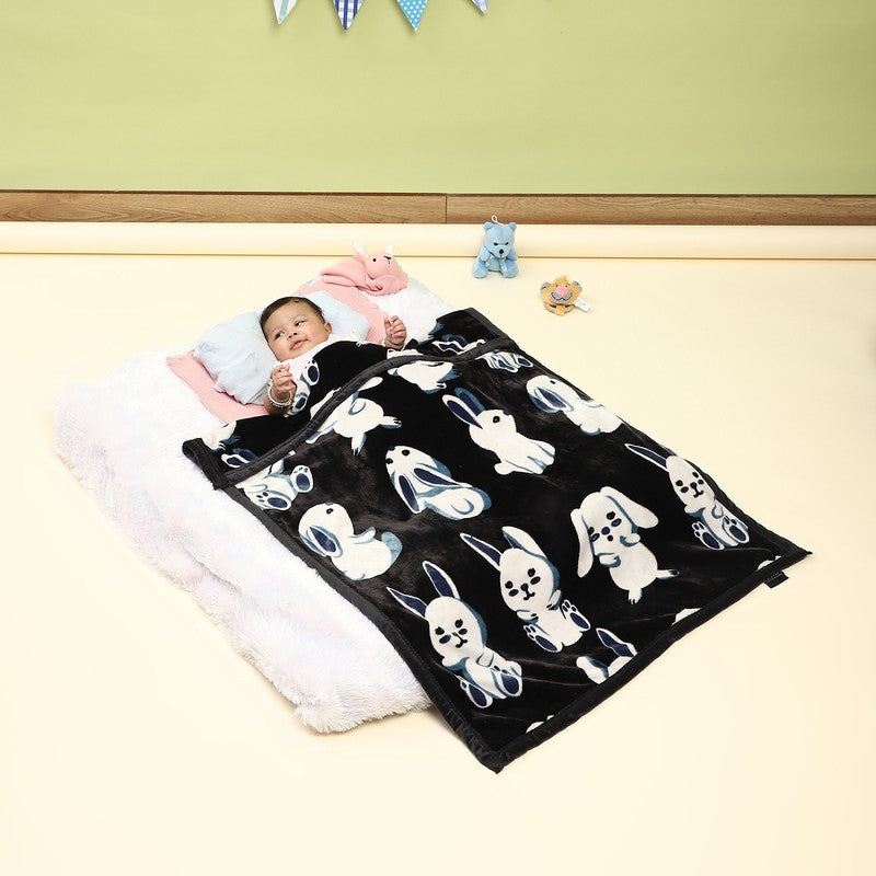 Monte Carlo Puppy Parade Blanket (Black)- 600 GSM
