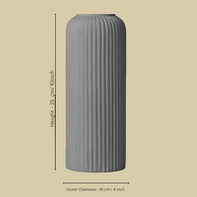 Aura Forma Ceramic Vase - Black media 6