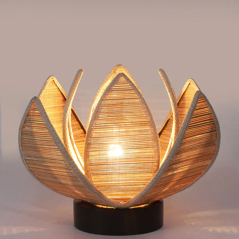 Bamboo Lotus Table Lamp - Beige media 4