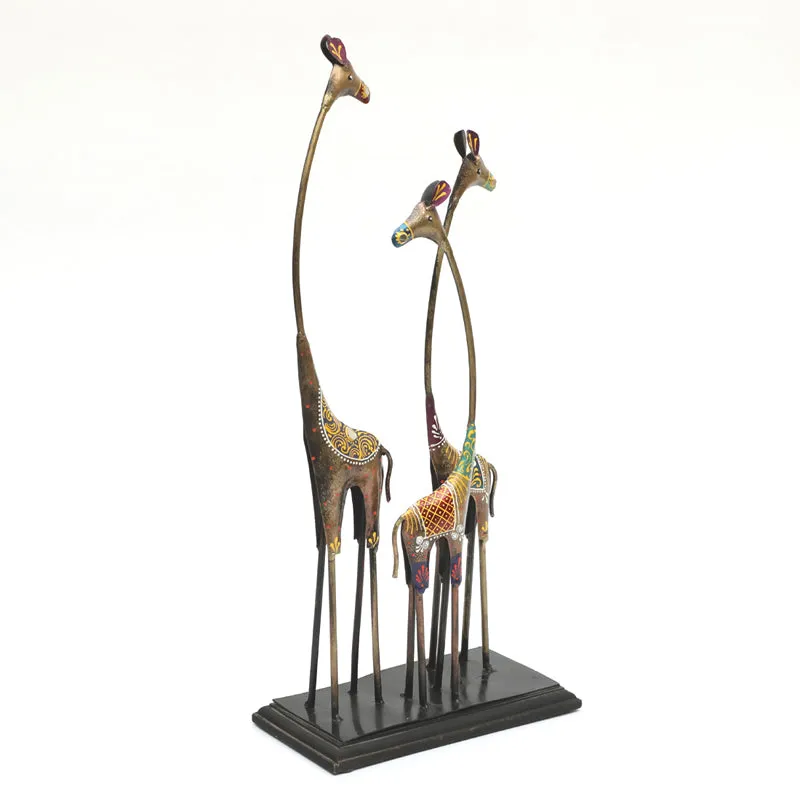 Auric Giraffe Trio Showpiece media 4