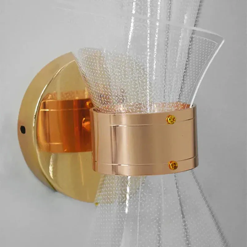 Scroll Lustra Acrylic & Metal Wall Lamp media 4