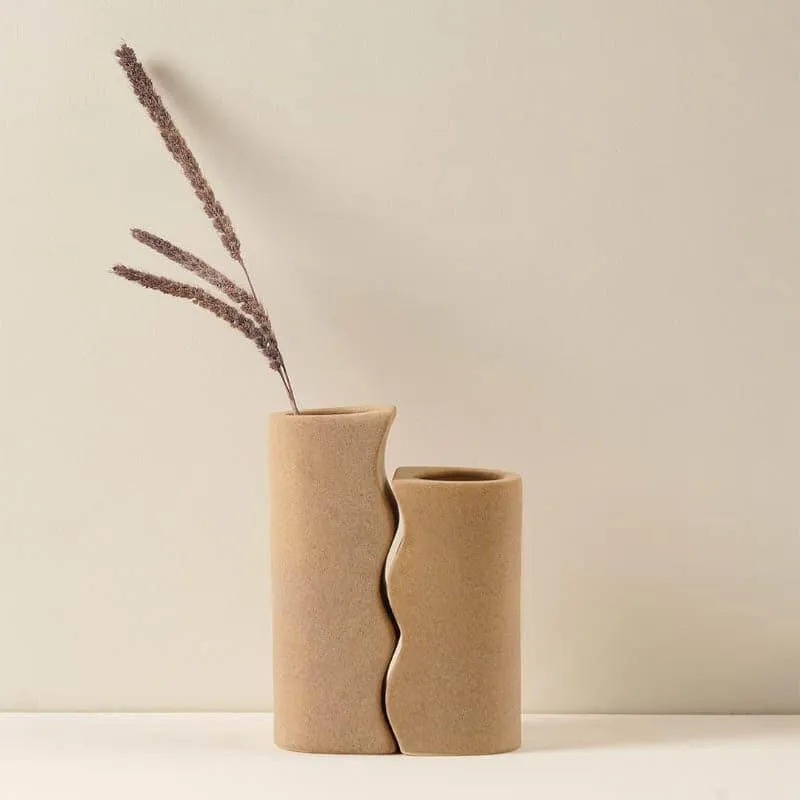 Lovebud Couple Vase (Biege) - Set Of Two media 3