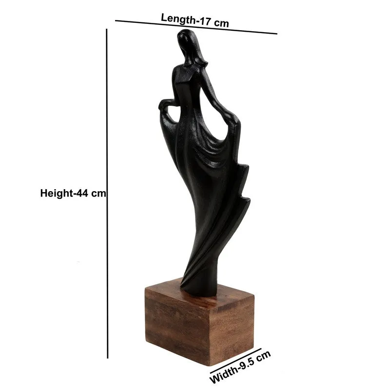 Whismy Girl Black Showpiece media 6