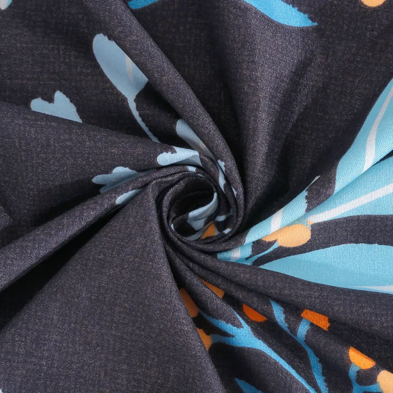 Grylla Table Cover media 4