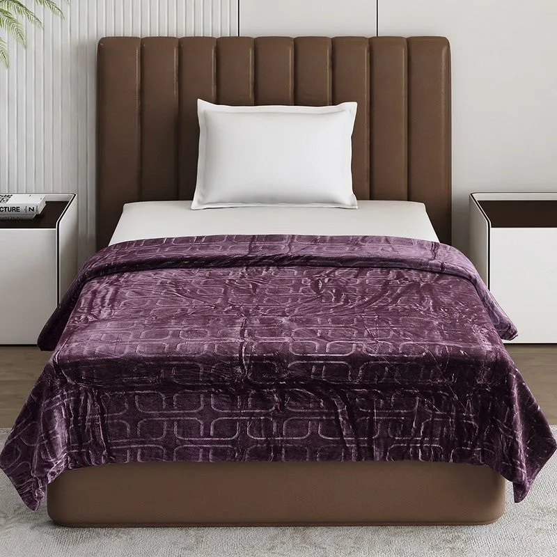 Monte Carlo Warmora Geometric Print Polyester Blanket (Wine) - 210 GSM media 4