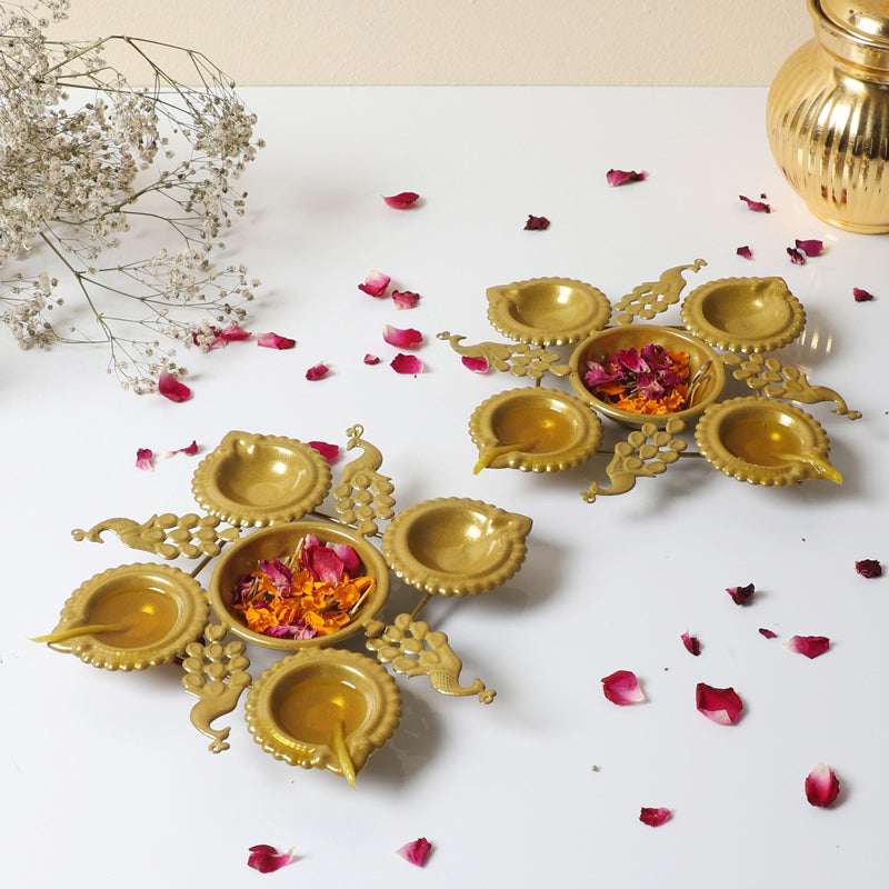 Tejaswi Urli With Diya - Set Of Two