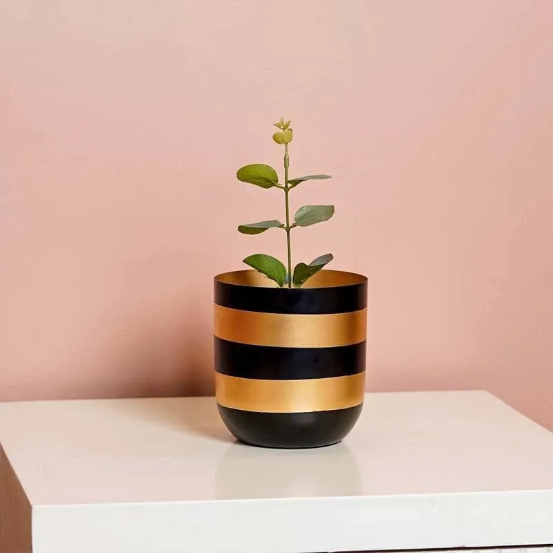 Synchrona Ribbed Table Planter media 4