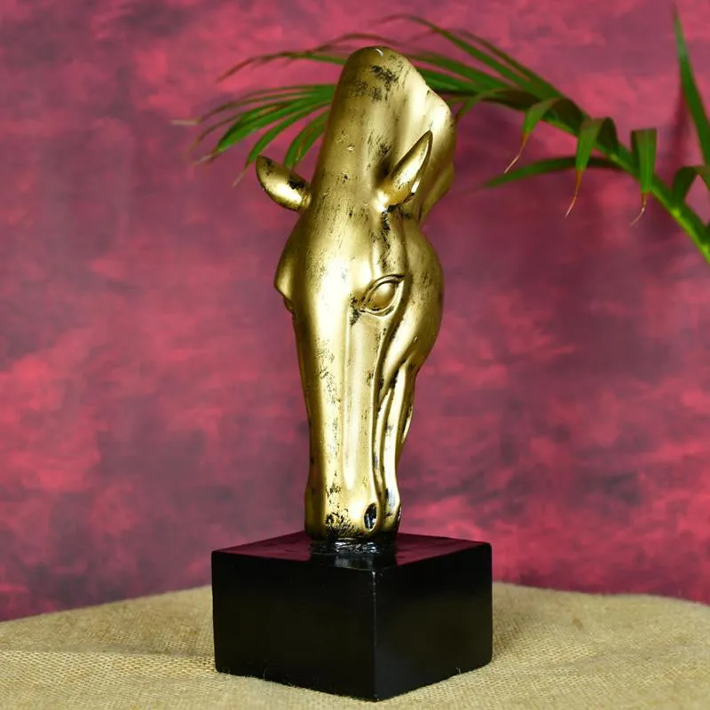 Gilded Emora Showpiece media 5
