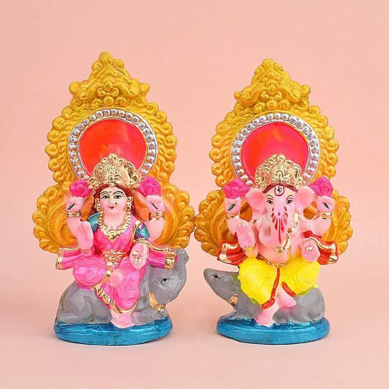 Divine Aura Lakshmi Ganesha Idol Set media 1