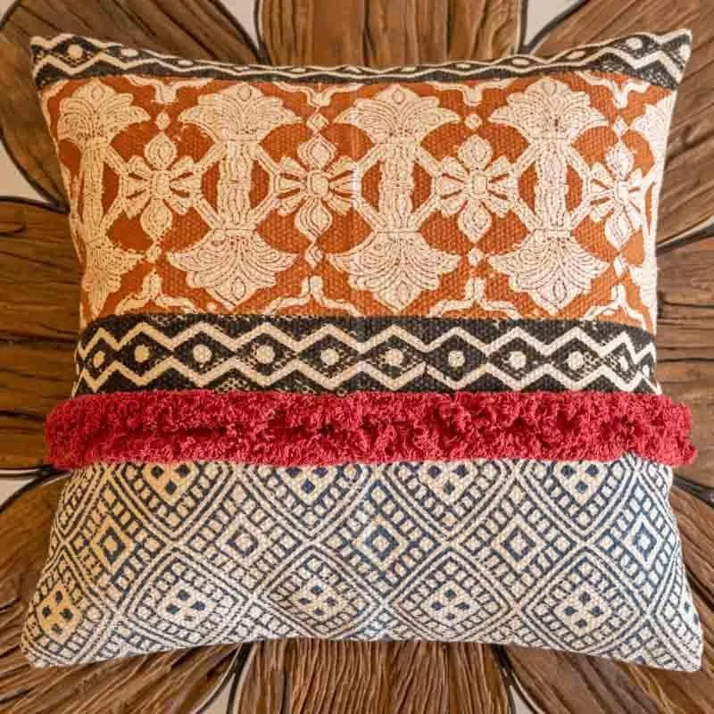 Wayfarer Chic Cotton Cushion Cover media 4