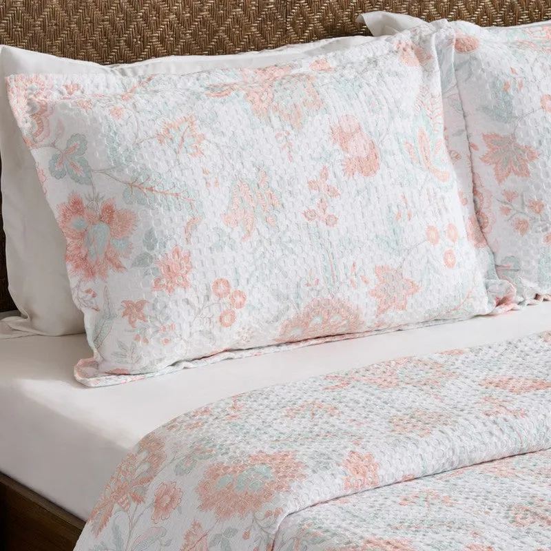 Petal Grace Cotton Comforter (Pink) (230 Gsm) - Three Piece Set media 3