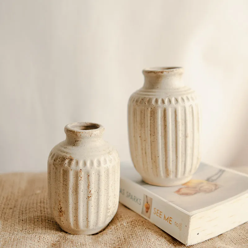 Sunhusk Nova Porcelain Vase With Dried Flower media 5