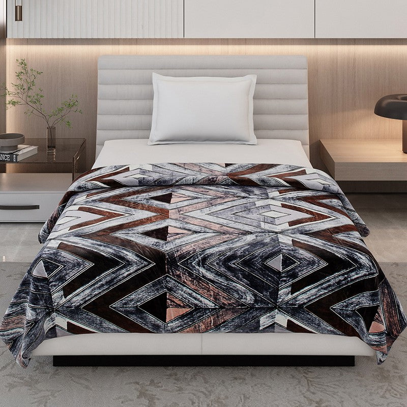 Monte Carlo Artoza Geometric Print Polyester Blanket (Brown) - 300 GSM media 4