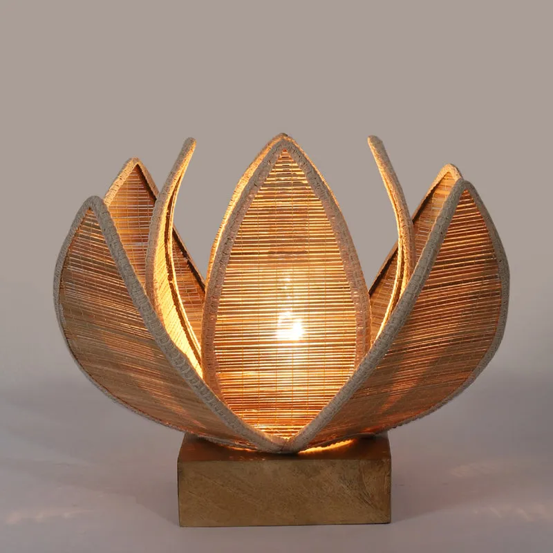 Wovara Bamboo Rose Edge Table Lamp - Beige media 4