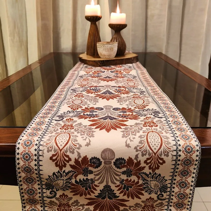 Linevra Table Runner media 5
