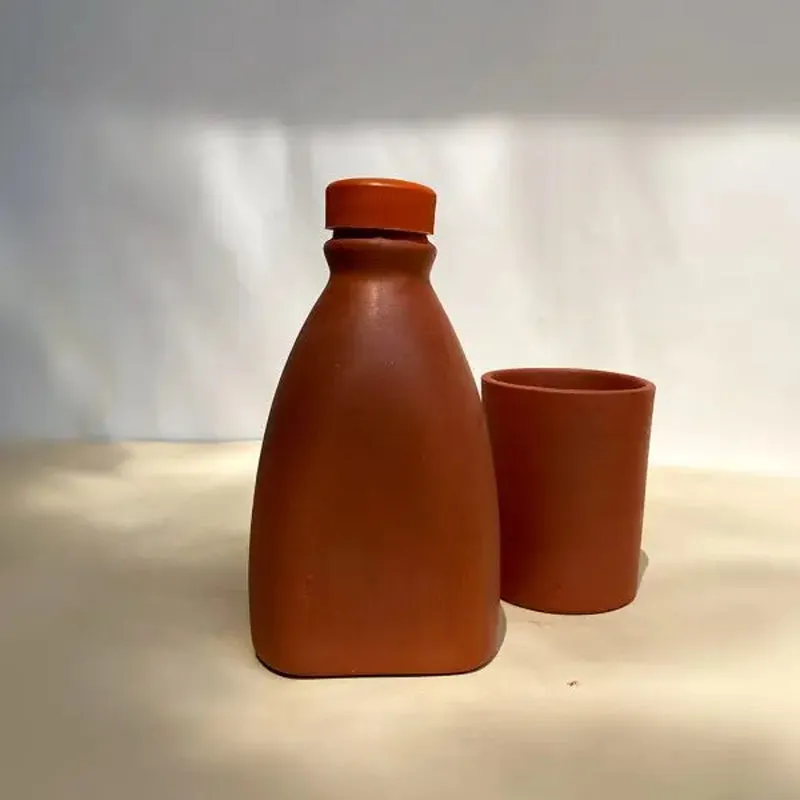Arda  Traingle Terracotta Bottle - 500 mL media 3