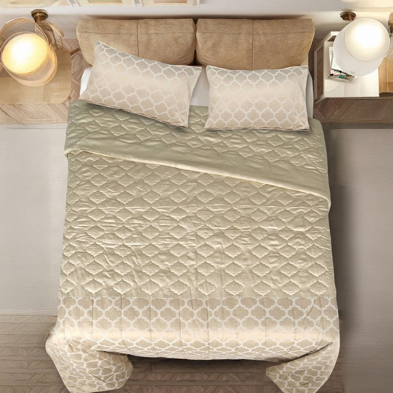 Golden Noor Reversible Comforter media 3